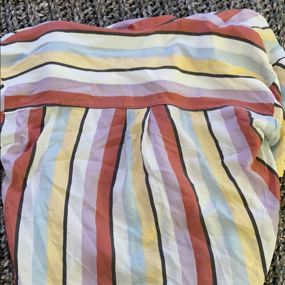 Hollister vacation style shirt - Picture 3 of 3